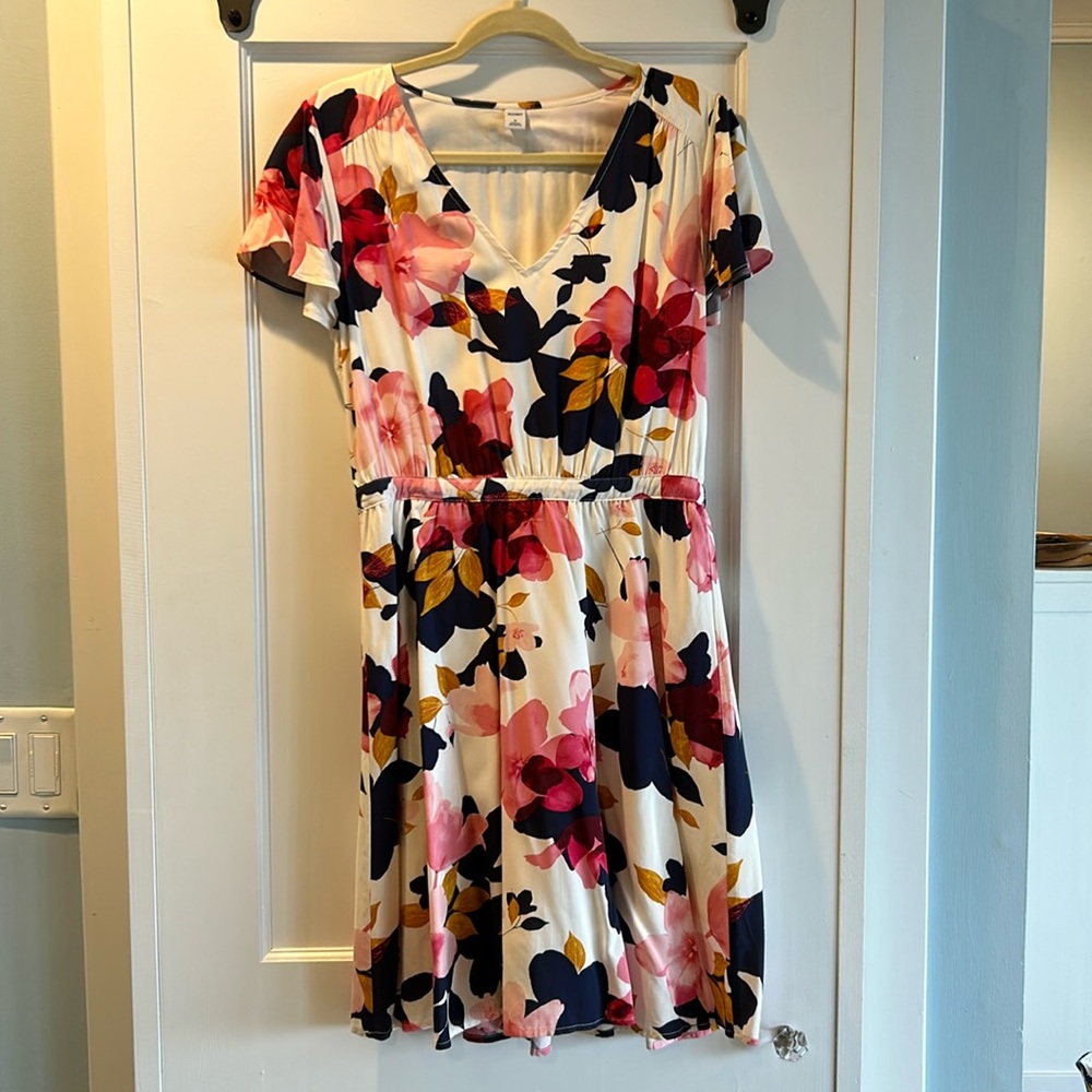 Old Navy Floral Short-Sleeve Dress Size M